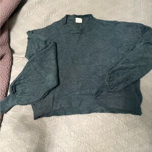 NWOT cropped green Women's Sweater